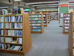 南図書館閲覧室